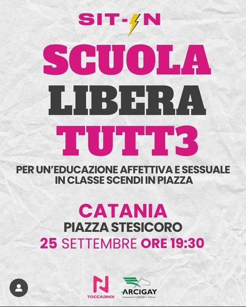 SCUOLA LIBERA PER TUTT3  sit - in 